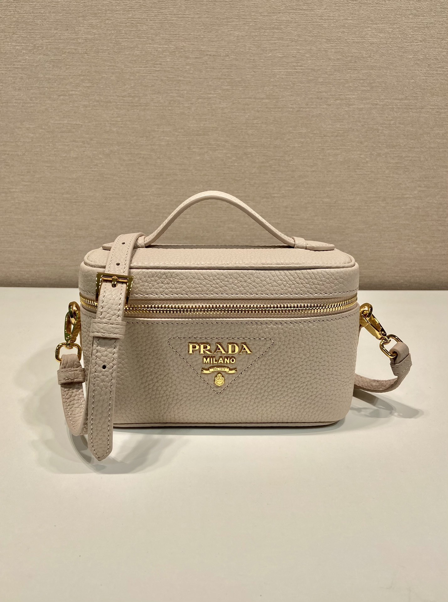 Prada_1BH202_Cosmetic_Ba